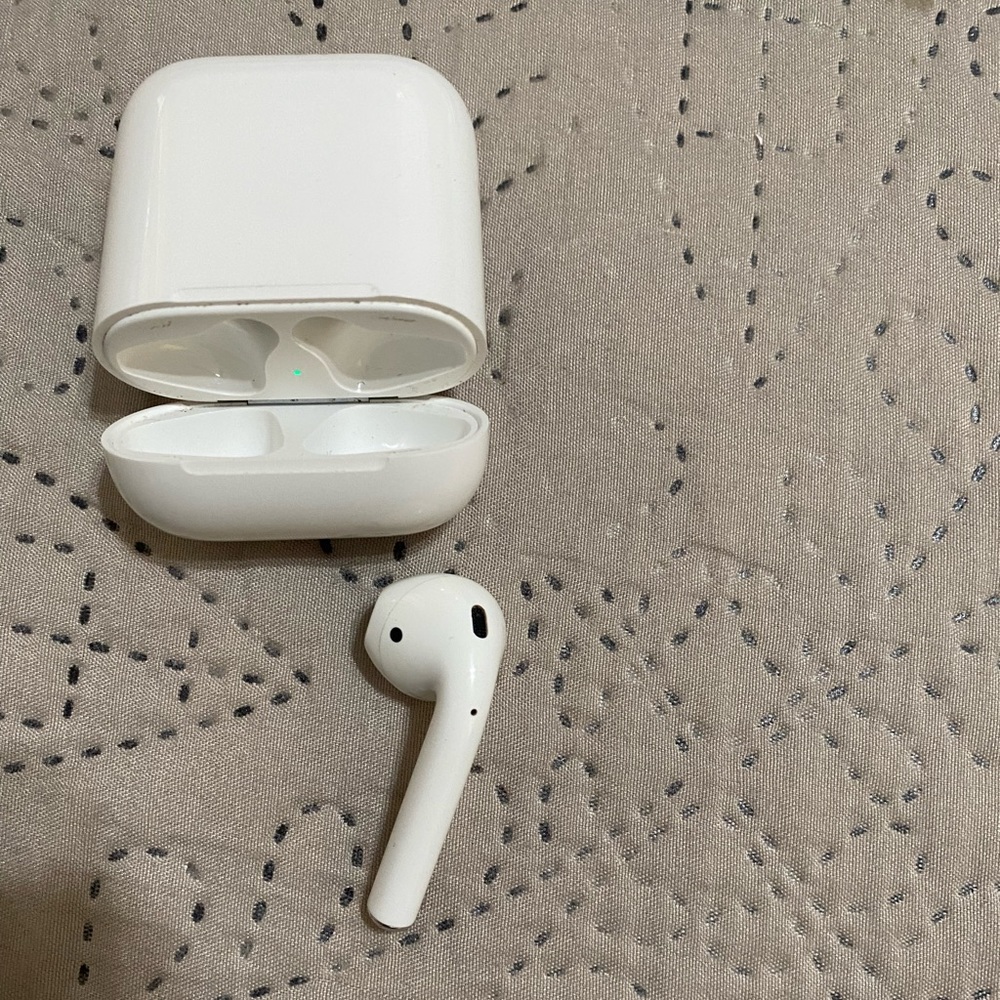AirPods